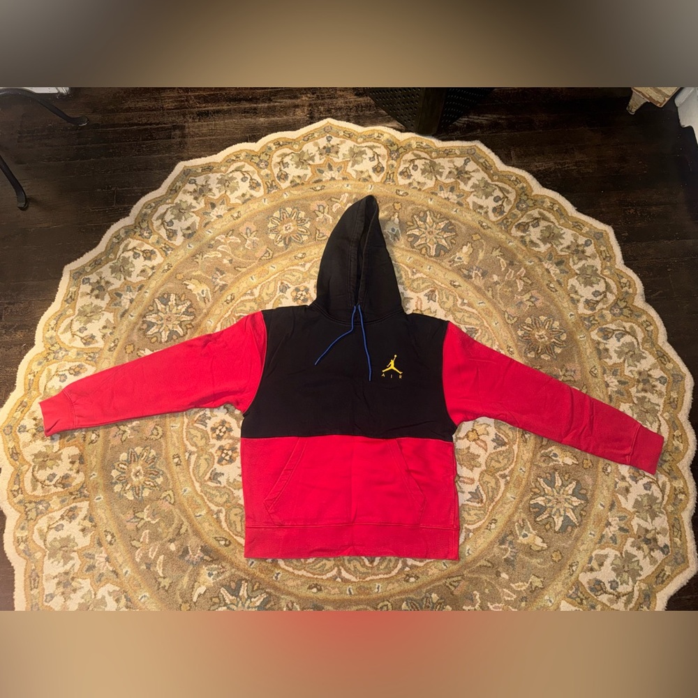 Jordan Jumpman Men's Fleece Pullover Hoodie In Black and Red. Size Medium